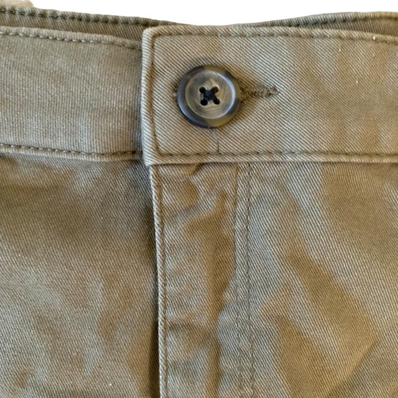 DIVIDED women's size 6 military green shorts - Picture 4 of 4